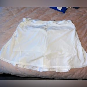 Lululemon skirt size 8 tall
